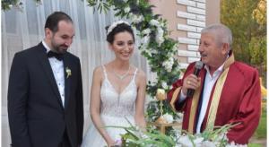 mehmet sarı genç çiftlerin mutluluğuna ortak oluyor