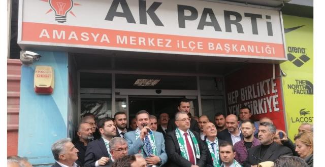 AK Parti’nin Amasya milletvekili adayları seçim bölgesine geldi.