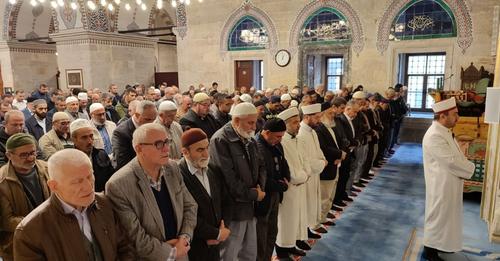 Hayatını kaybeden Filistinliler için gıyabi cenaze namazı kılındı