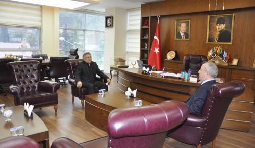 KARATAŞ,DAN BELEDİYE BAŞKANI ÇELİK-E ZİYARET.                                                                                                                                                                                                                                                                                                                                                                                                                                                                                                                                                                                                                                                                                                                                                                                                                                                                                                                                                                                                                                                                                                                                                                                                                                                                                                                                                                                                                                                                                                                                                                                                                                                                                                                                                                                                                                                                           KARATAŞ