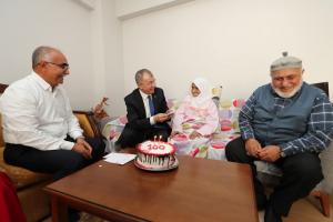 cumhuriyetle-yasit-penpe-teyze-ziyaret-edildi2-1698661908