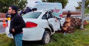 devrilen-otomobildeki-4-kisi-yaralandi2-1701068795