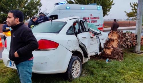 Devrilen otomobildeki 4 kişi yaralandı