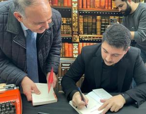 20231211-hasan-doganin-islam-ve-baris-adli-kitabina-yogun-ilgi-681402-59e00d0034fda8f086e3 (1)